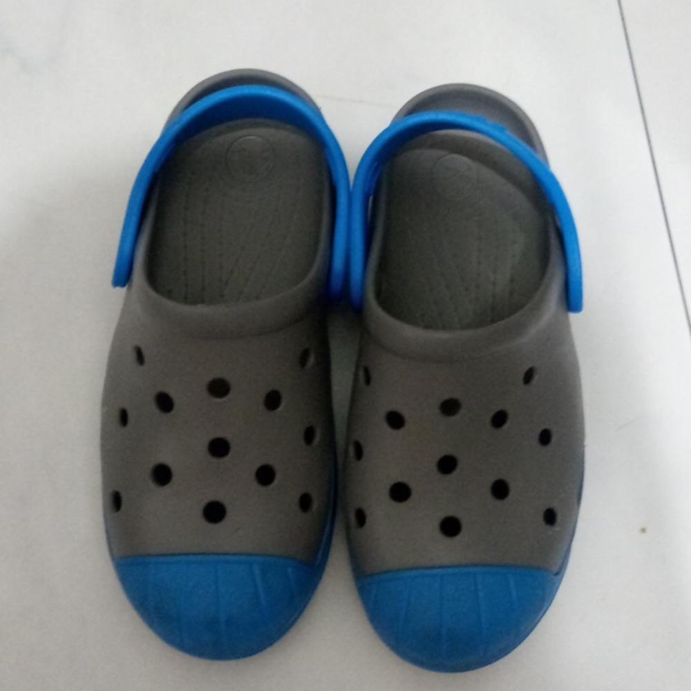 Crocs for boys size:2J